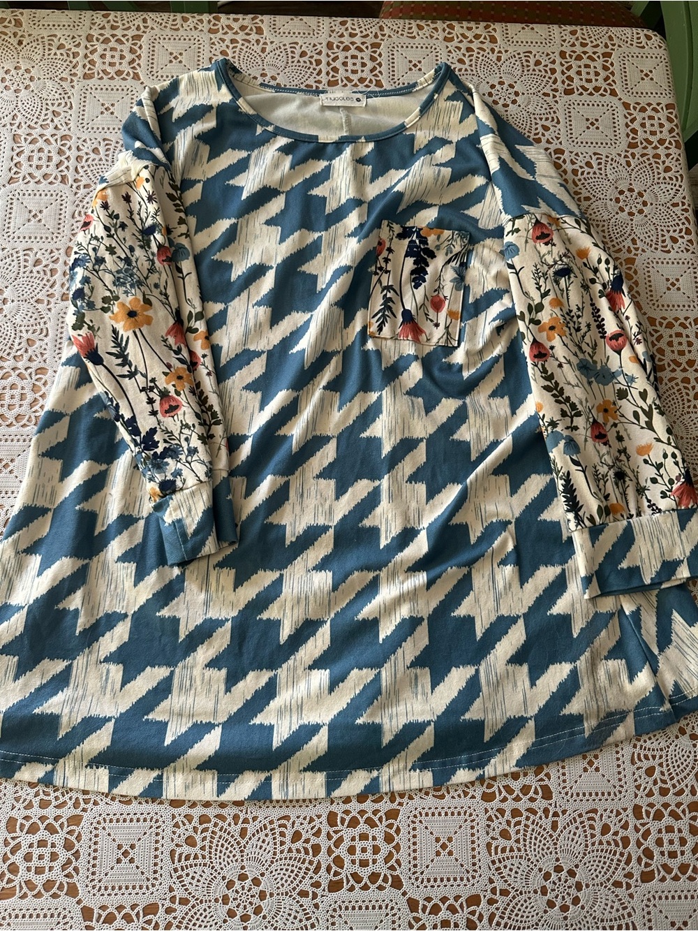 Nuggles Mixed Print Houndstooth Tunic Top – Floral Sleeve Boutique Blouse